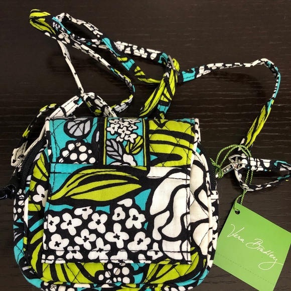 Vera Bradley. Small Island Bloom Crossbody, NWT - Picture 4 of 6